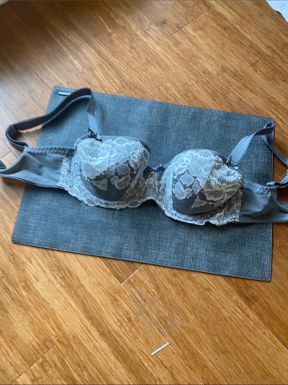 Bra - Picture 1 of 3